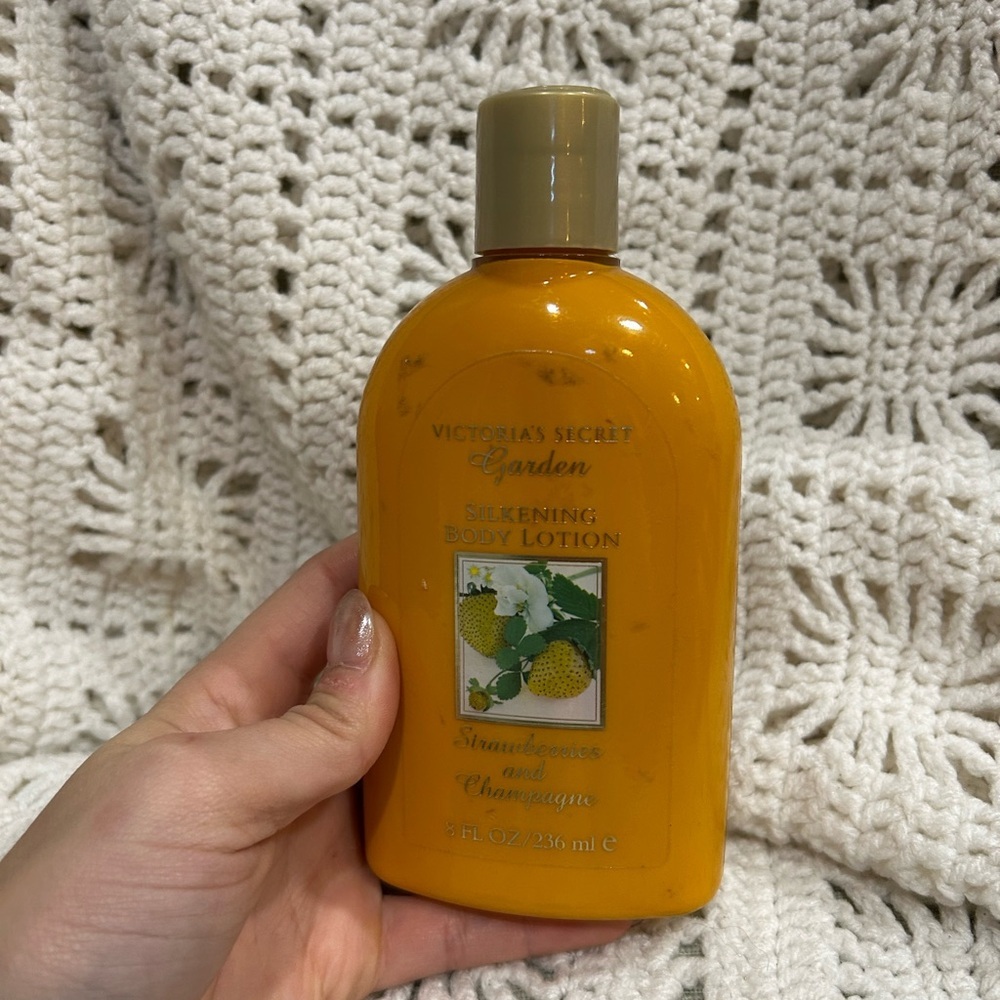 Vintage discontinued Victoria's Secret Garden Silkening Body Lotion